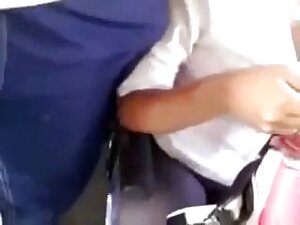 彼は右のメンバーになる前にディルドで遊ん ...