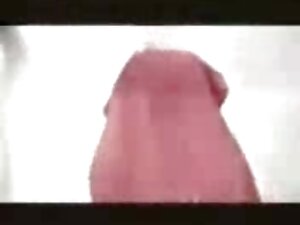 彼のジューシーないとこのコックを保持 女 ...