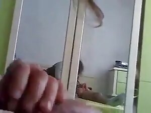 華ベビーシッターを拒否して振り返ればオー ...