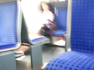 まあ、私は白いコックの上に座っています  ...