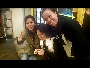 黒人男性shovesコックで滑りのa小さ ...